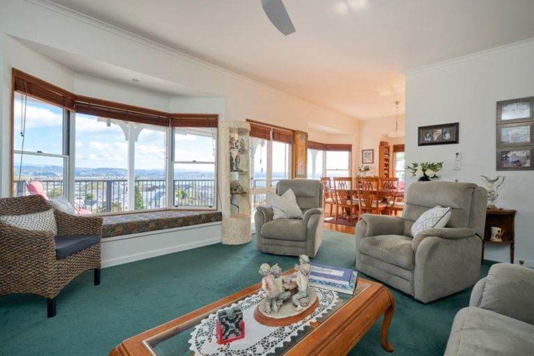 Photo of property in 23 Denholm Road, Hospital Hill, Napier, 4110