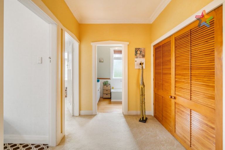 Photo of property in 11 Raymond Terrace, Fairfield, Lower Hutt, 5011