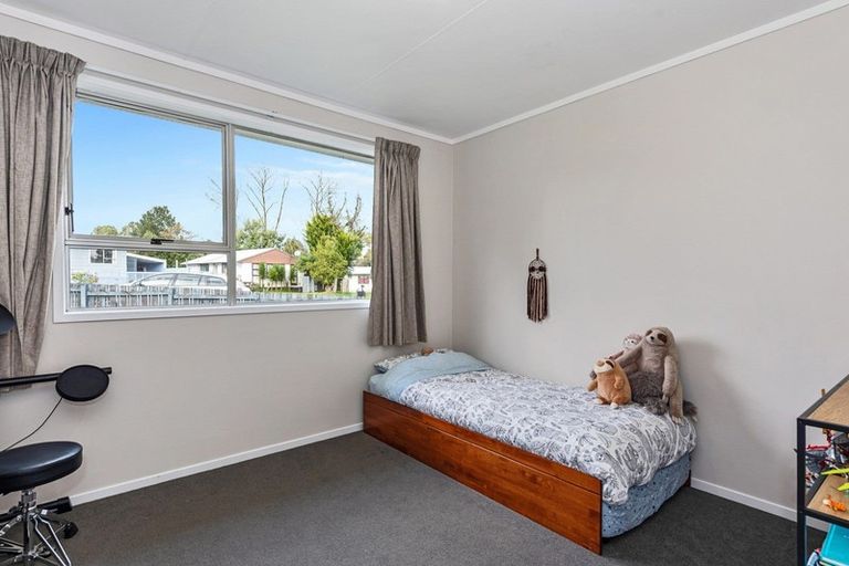 Photo of property in 24 Manor Place, Bader, Hamilton, 3206