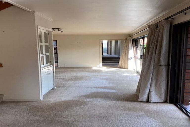 Photo of property in 2c Braemar Road, Castor Bay, Auckland, 0620