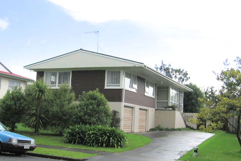 Photo of property in 40 Kurnell Drive, Botany Downs, Auckland, 2010