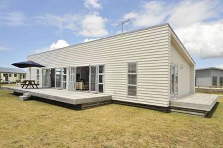 Photo of property in 133 Kelly Jade Avenue, Matarangi, Whitianga, 3592