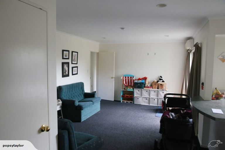 Photo of property in 32 Fendalton Drive, Rototuna, Hamilton, 3210