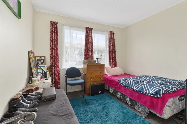 Photo of property in 25 Swansea Street, Cannons Creek, Porirua, 5024