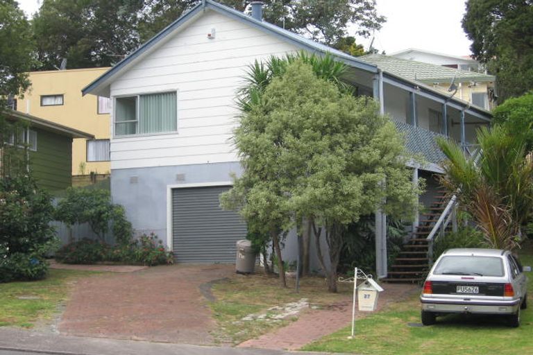 Photo of property in 2/27 Sapphire Place, Bayview, Auckland, 0629