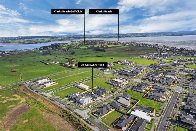 Photo of property in 31 Korowhiti Road, Clarks Beach, 2122