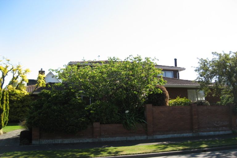 Photo of property in 11 Crosdale Place, Burnside, Christchurch, 8042