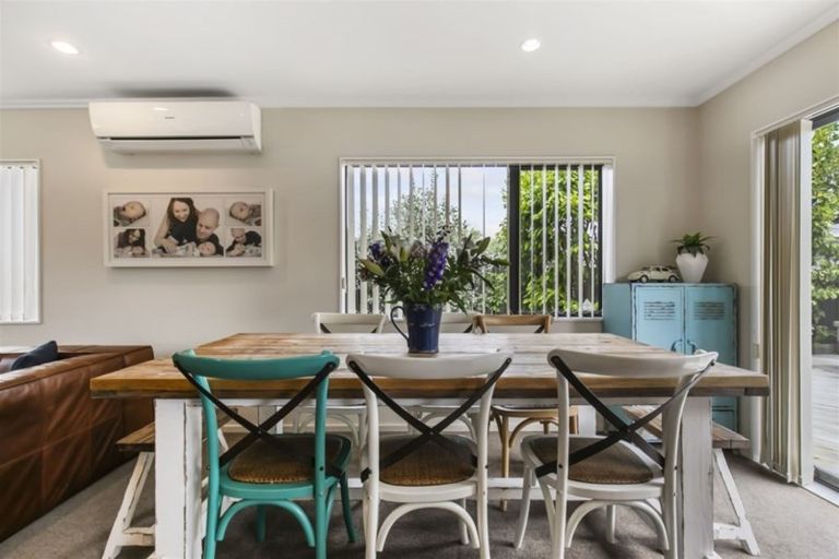 Photo of property in 14a Toru Street, Te Atatu Peninsula, Auckland, 0610