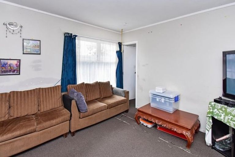 Photo of property in 32 Halswell Street, Mangere East, Auckland, 2024