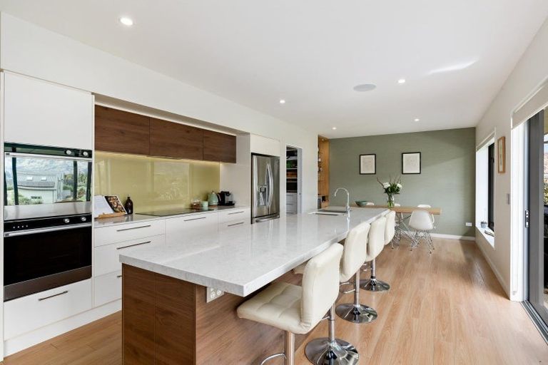 Photo of property in 28 Minaret Ridge, Wanaka, 9305