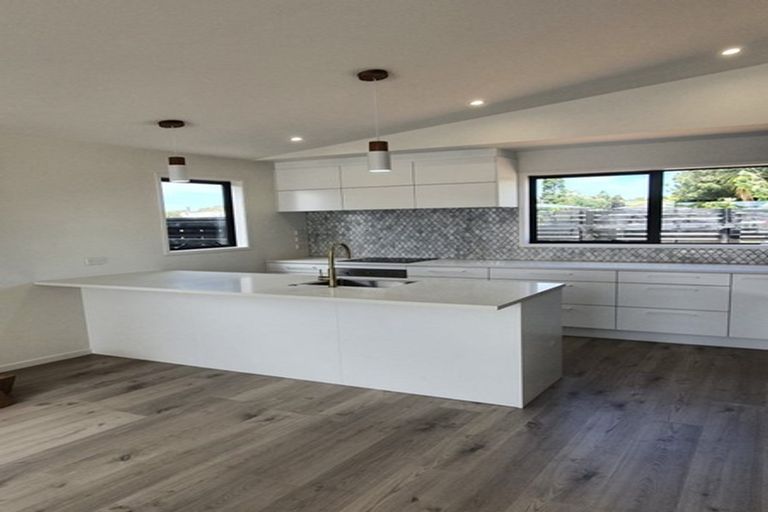 Photo of property in 215 Victoria Street West, Pukekohe, 2120