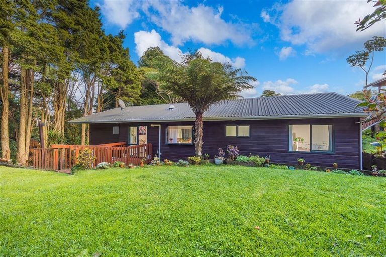 Photo of property in 2/9 Ridgewood Crescent, Birkenhead, Auckland, 0626