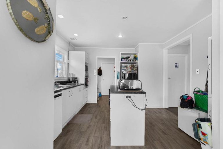 Photo of property in 16 Bruce Place, Papatoetoe, Auckland, 2025