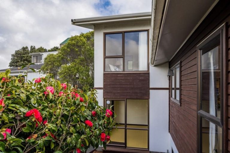 Photo of property in 7 Saint Aidans Way, Tawa, Wellington, 5028