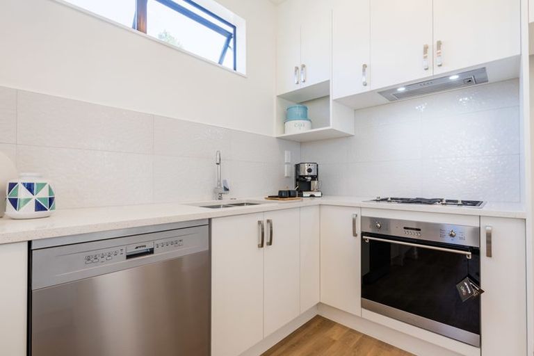 Photo of property in 72 Craigs Way, Hobsonville, Auckland, 0616