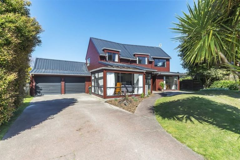 Photo of property in 19 Observatory Close, Whitby, Porirua, 5024