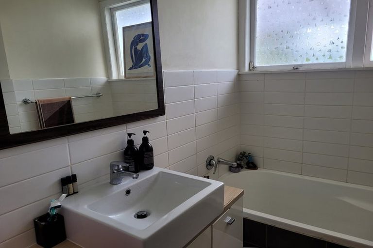 Photo of property in 44a Woodglen Road, Glen Eden, Auckland, 0602