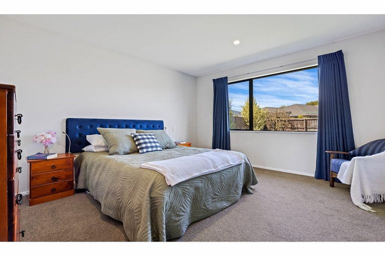 Photo of property in 44 Holiday Drive, Mairehau, Christchurch, 8052