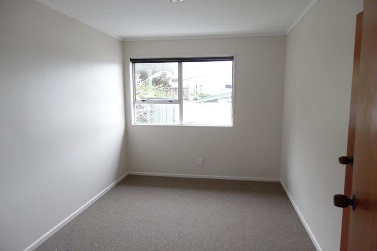 Photo of property in 2 Rajkot Terrace, Broadmeadows, Wellington, 6035