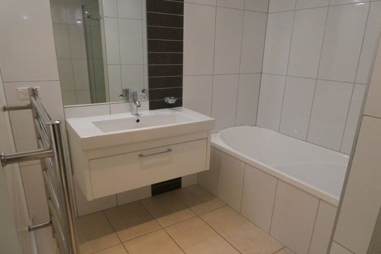 Photo of property in Bellagio Apartments, 1b/39 Taranaki Street, Te Aro, Wellington, 6011