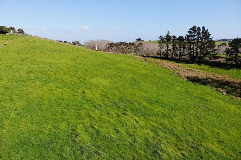 Photo of property in 3060 Kaipara Coast Highway, Glorit, 0984
