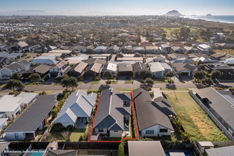 Photo of property in 25 Coast Boulevard, Papamoa Beach, Papamoa, 3118