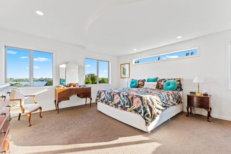 Photo of property in 18a Sylvan Park Avenue, Milford, Auckland, 0620