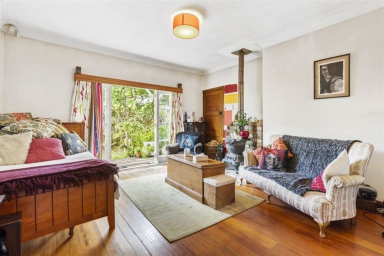 Photo of property in 44 Alberta Street, Point Chevalier, Auckland, 1022