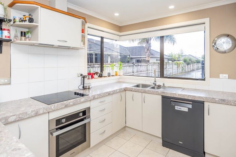 Photo of property in 42 Nielsen Gardens, Rototuna, Hamilton, 3210