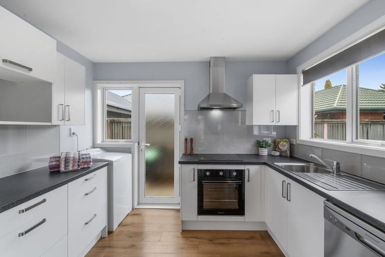 Photo of property in 3/8 Peer Street, Upper Riccarton, Christchurch, 8041