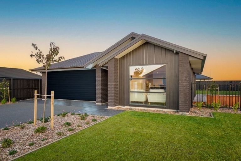 Photo of property in 30 Finstock Way, Rolleston, 7614