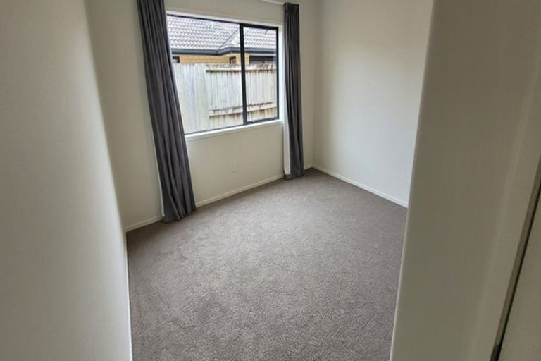 Photo of property in 33 Golden Sands Drive, Papamoa Beach, Papamoa, 3118