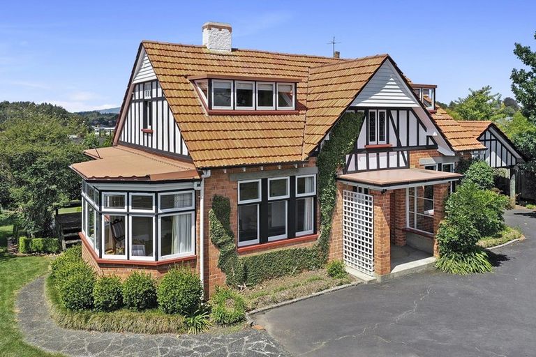 Photo of property in 48 Hillcrest Road, Hillcrest, Hamilton, 3216