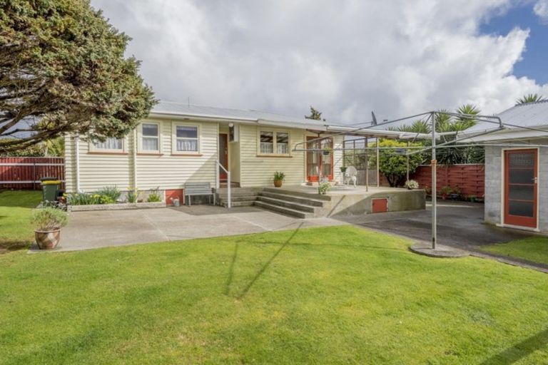 Photo of property in 7 Marlborough Street, Levin, 5510