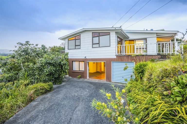 Photo of property in 86 Howard Road, Orere Point, Papakura, 2585