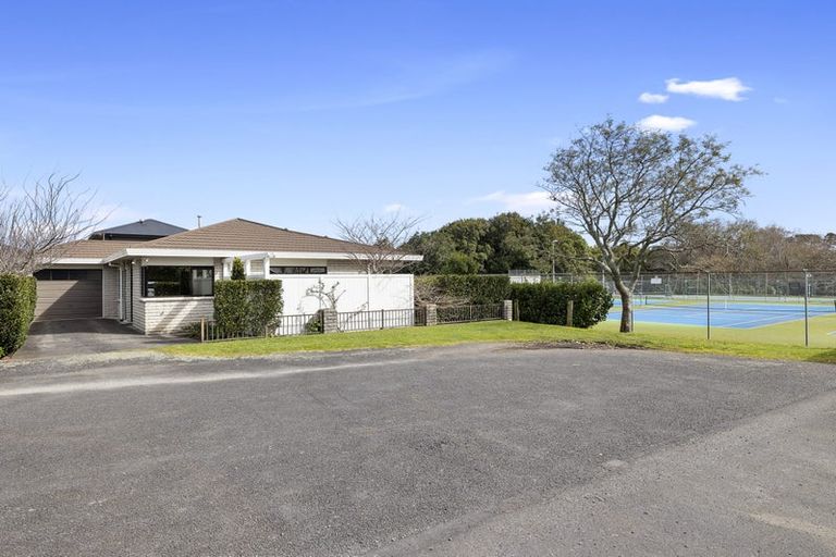 Photo of property in 3 Kura Street, Brooklands, New Plymouth, 4310