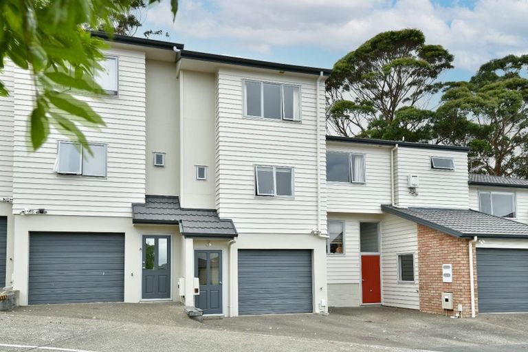 Photo of property in 3/22 Northcross Drive, Oteha, Auckland, 0632