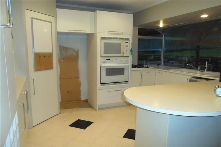 Photo of property in 9 Laurina Road, Sunnynook, Auckland, 0620