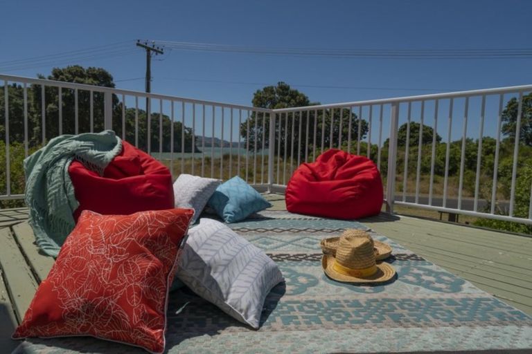 Photo of property in 7 Marine Parade, Cooks Beach, Whitianga, 3591