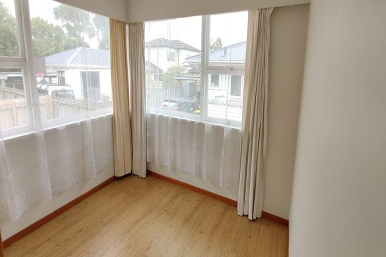Photo of property in 46 Tiraumea Drive, Pakuranga, Auckland, 2010