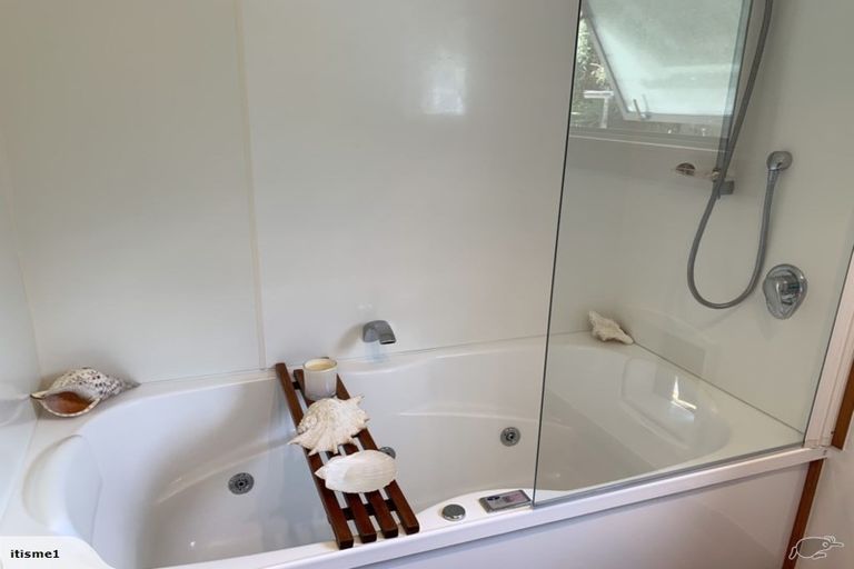 Photo of property in 264 Thames Coast Sh25 Road, Thornton Bay, Thames, 3575