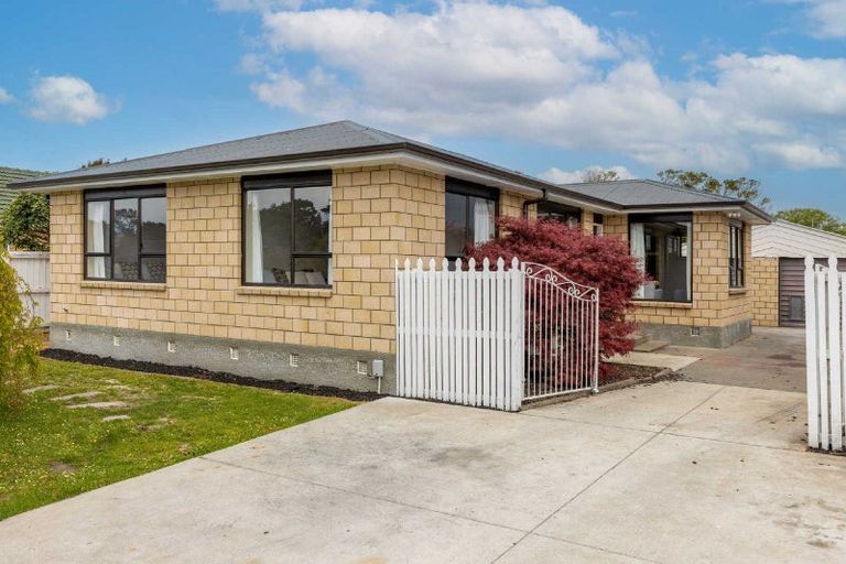 Photo of property in 60 Niven Street, Avondale, Christchurch, 8061