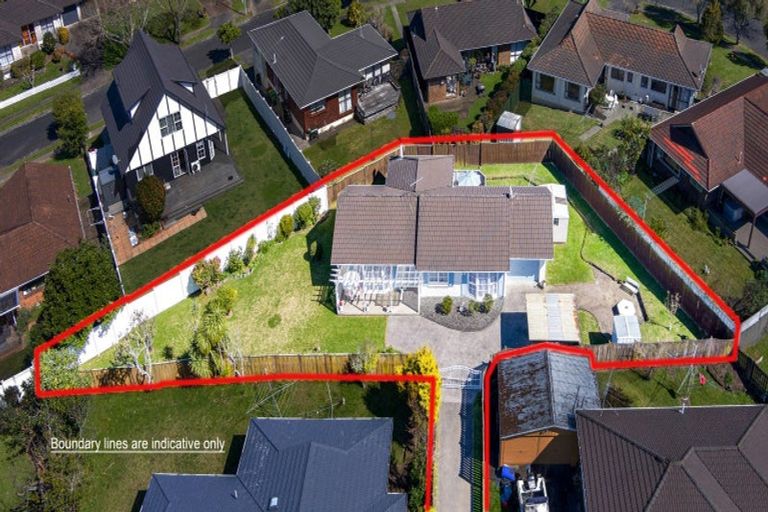 Photo of property in 5 Rene Place, Sunnyhills, Auckland, 2010