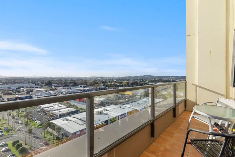 Photo of property in The Rennaissance, 16e/18 Ronwood Avenue, Manukau, Auckland, 2104