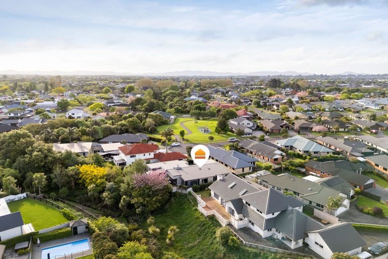 Photo of property in 15 Azure Place, Huntington, Hamilton, 3210