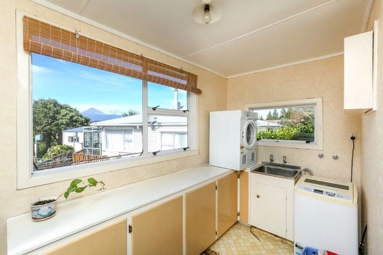 Photo of property in 21 Havelock Place, Blagdon, New Plymouth, 4310