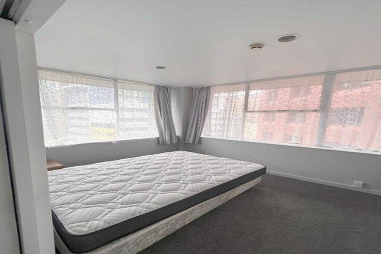 Photo of property in Terrace Tower Apartments, 9b/126 The Terrace, Wellington Central, Wellington, 6011