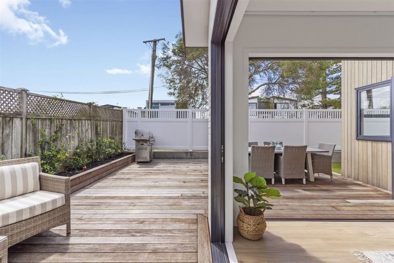 Photo of property in 20 Lynton Road, Bucklands Beach, Auckland, 2012