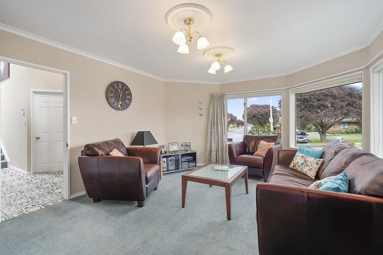 Photo of property in 34 Caroline Crescent, Highbury, Palmerston North, 4412