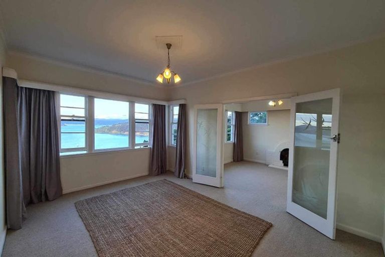 Photo of property in 122 Grafton Road, Roseneath, Wellington, 6011